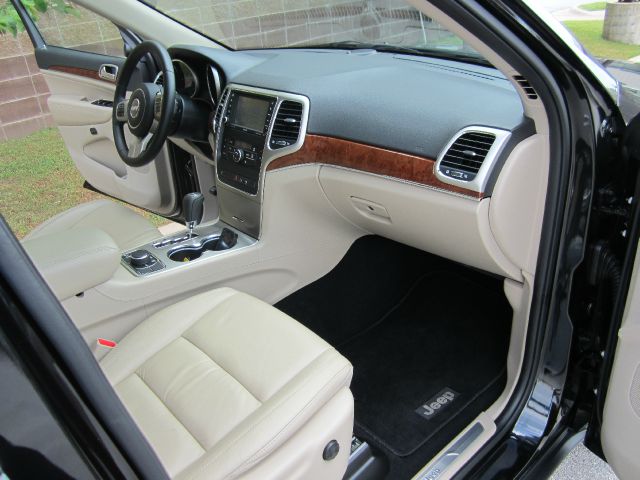 Jeep Grand Cherokee 2012 photo 4