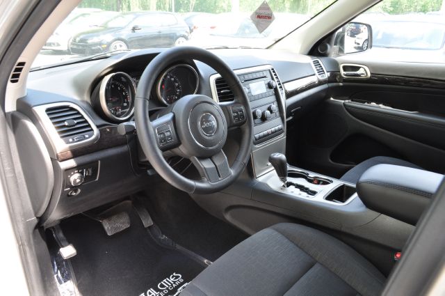 Jeep Grand Cherokee 2012 photo 4