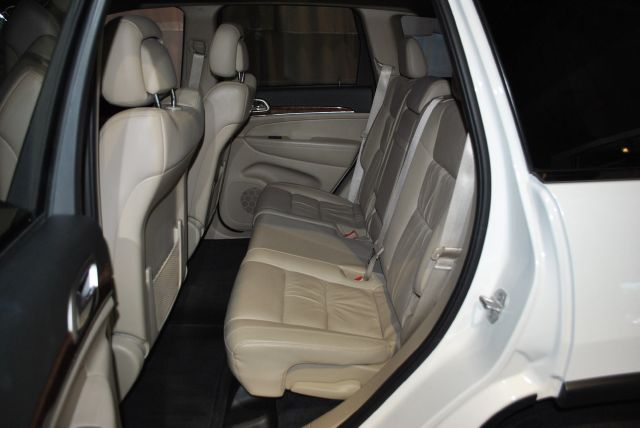 Jeep Grand Cherokee 2012 photo 2