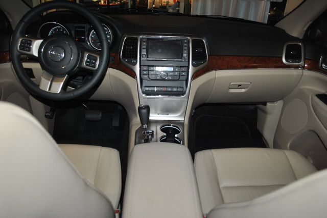 Jeep Grand Cherokee 2012 photo 4