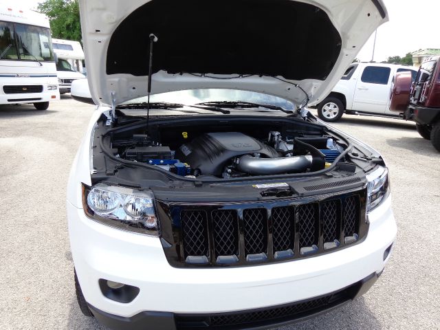 Jeep Grand Cherokee 2013 photo 12