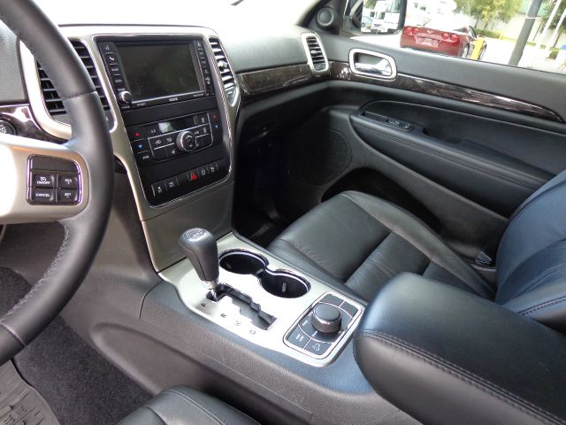 Jeep Grand Cherokee 2013 photo 14