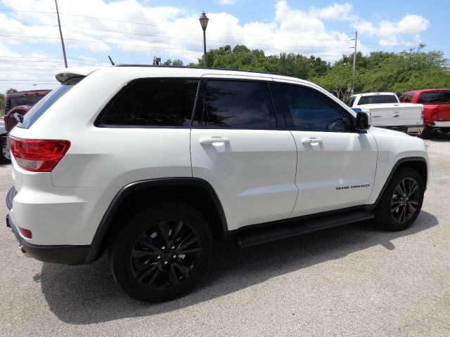 Jeep Grand Cherokee 2013 photo 21