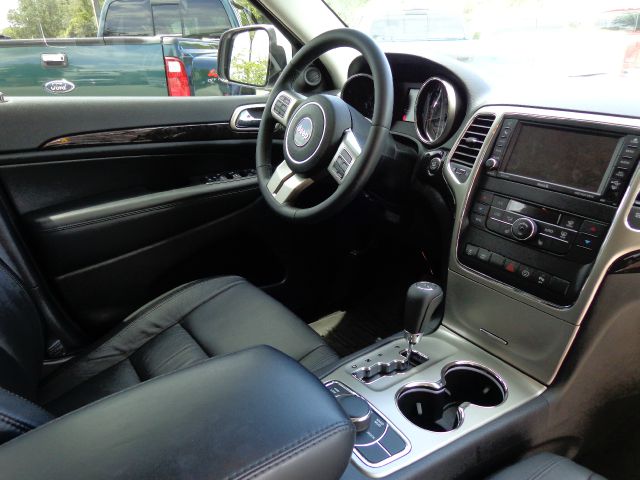 Jeep Grand Cherokee 2013 photo 24