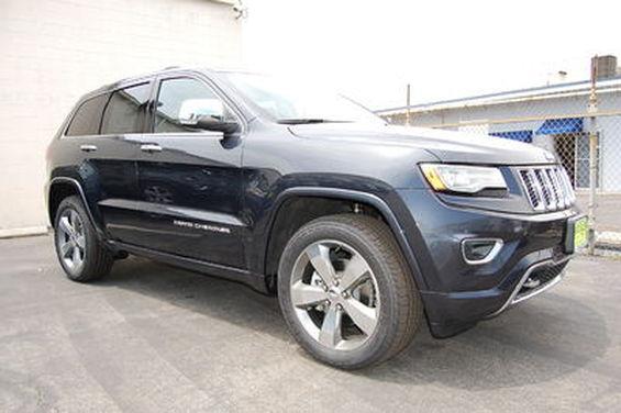 Jeep Grand Cherokee 2.4i Sedan SUV