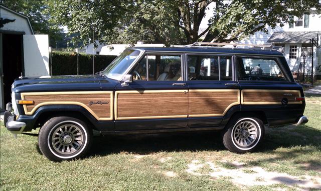 Jeep Grand Wagoneer 1988 photo 2