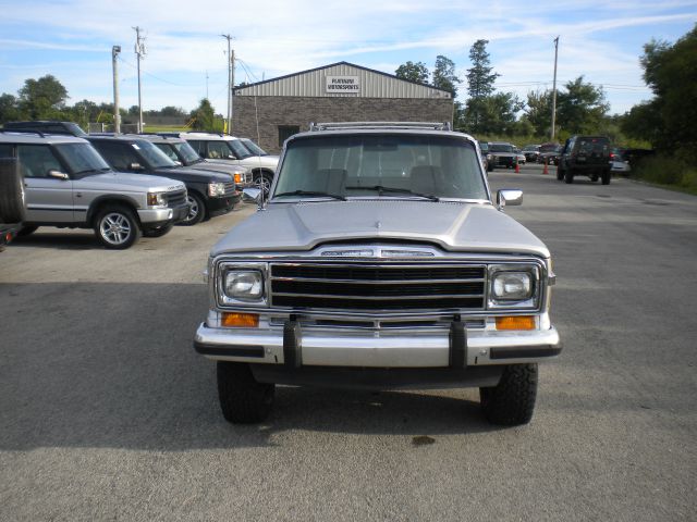 Jeep Grand Wagoneer 1988 photo 4