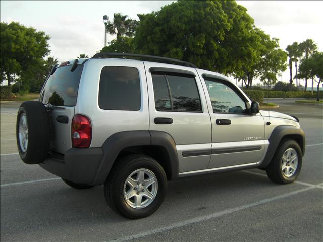 Jeep Liberty 2002 photo 3