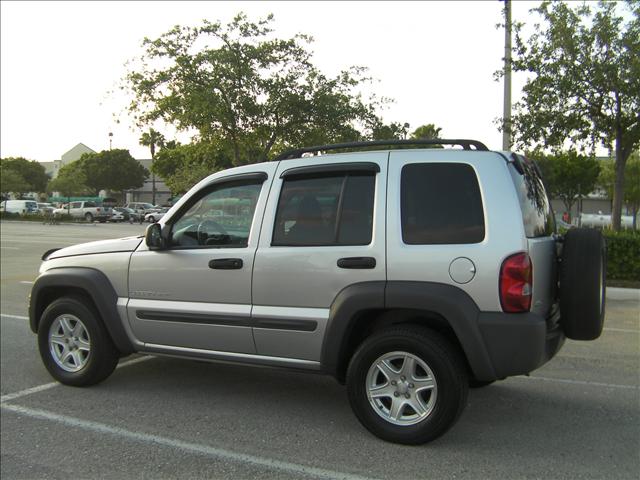 Jeep Liberty 2002 photo 4