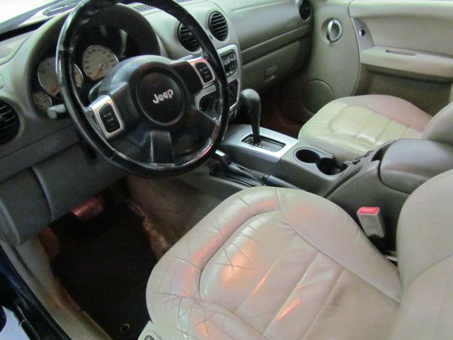 Jeep Liberty 2002 photo 4