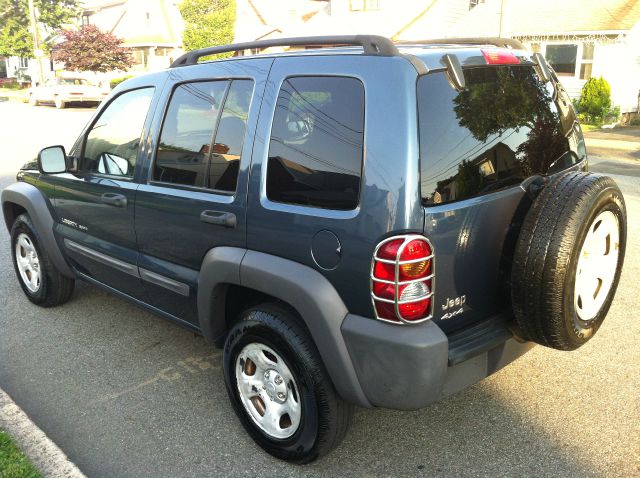 Jeep Liberty 2002 photo 4