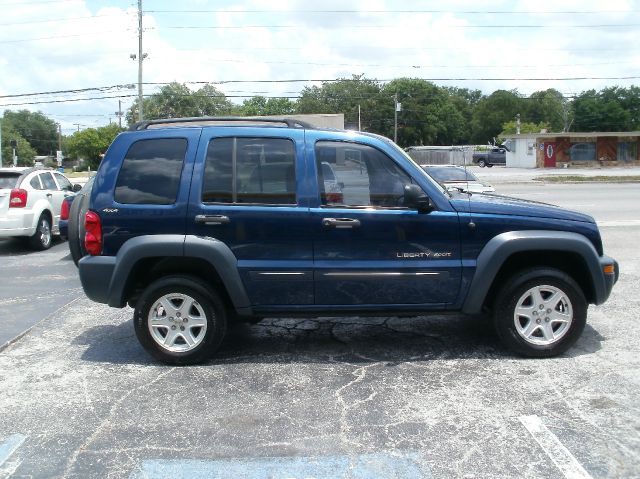 Jeep Liberty 2002 photo 1