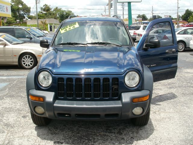 Jeep Liberty 2002 photo 2