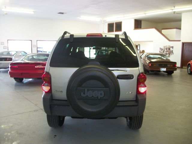 Jeep Liberty 2002 photo 4