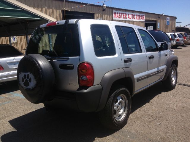 Jeep Liberty 2002 photo 2