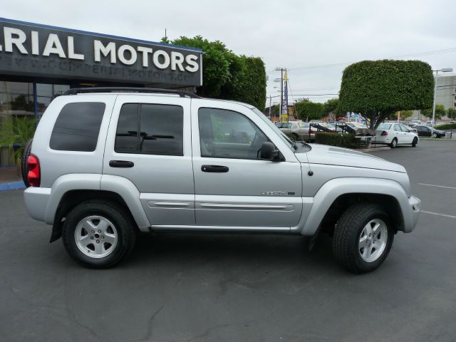 Jeep Liberty 2002 photo 2