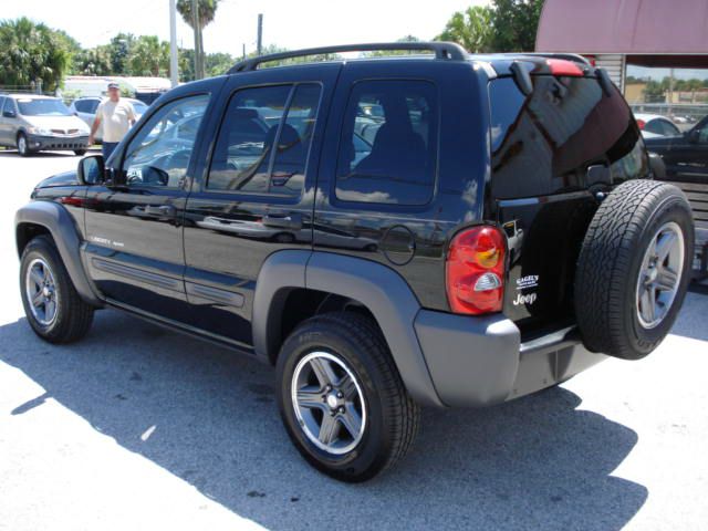 Jeep Liberty 2002 photo 2