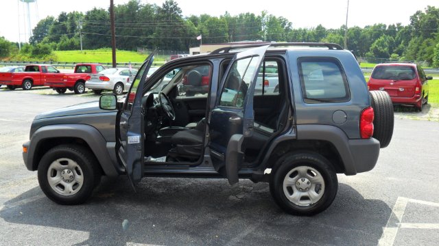 Jeep Liberty 2002 photo 3