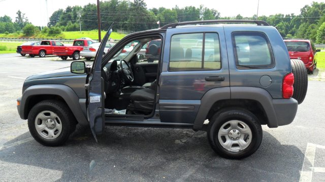 Jeep Liberty 2002 photo 4