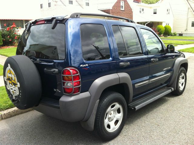 Jeep Liberty 2002 photo 4