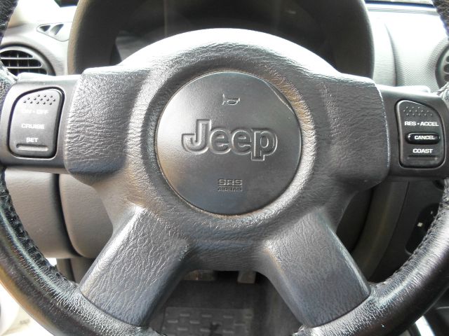 Jeep Liberty 2002 photo 10