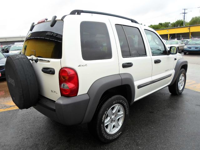 Jeep Liberty 2002 photo 18