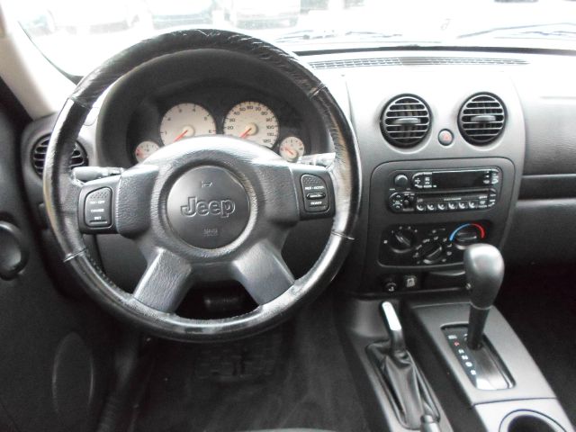 Jeep Liberty 2002 photo 2