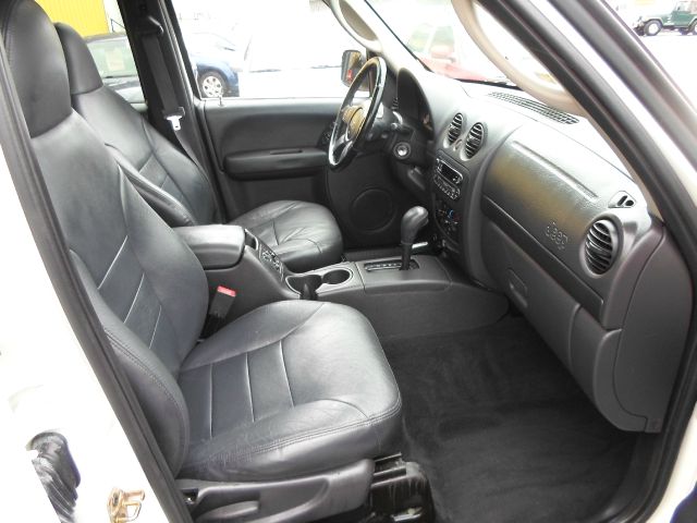 Jeep Liberty 2002 photo 4