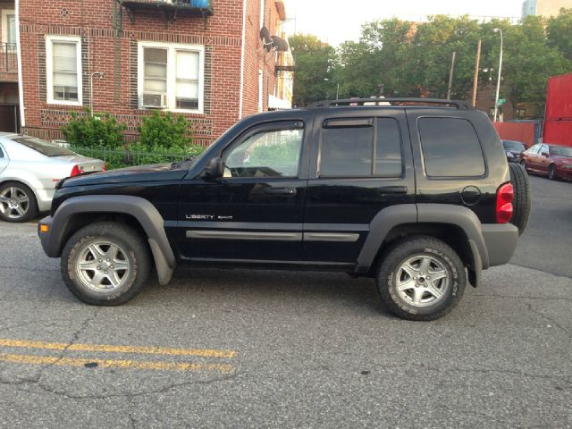 Jeep Liberty 2002 photo 1