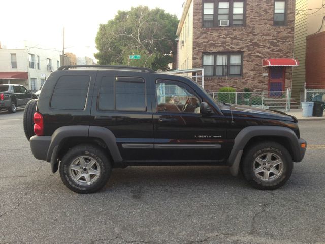 Jeep Liberty 2002 photo 10