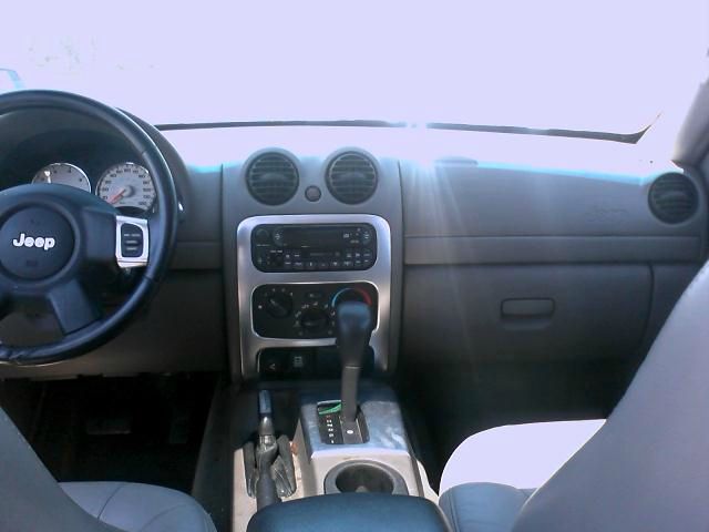 Jeep Liberty 2002 photo 3