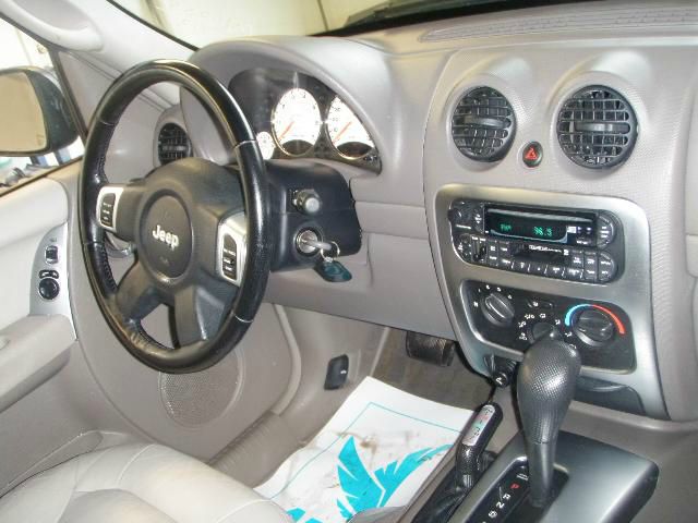 Jeep Liberty 2002 photo 4