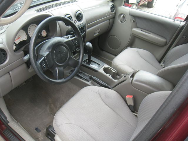 Jeep Liberty 2002 photo 34