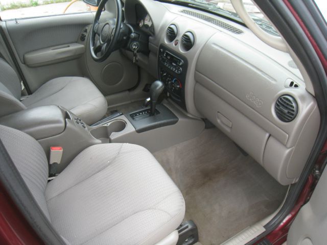 Jeep Liberty 2002 photo 41