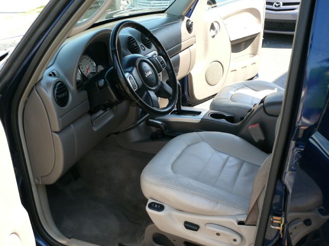 Jeep Liberty 2002 photo 11