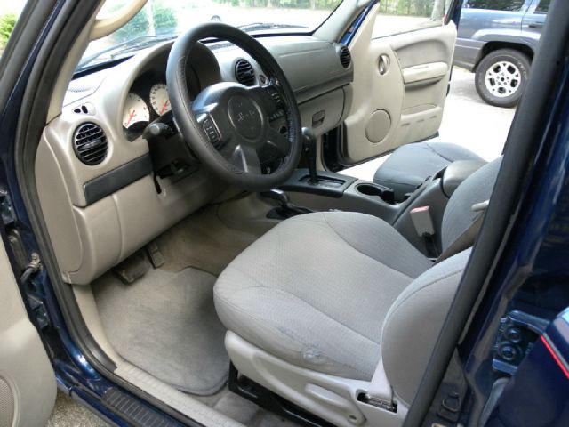 Jeep Liberty 2002 photo 2