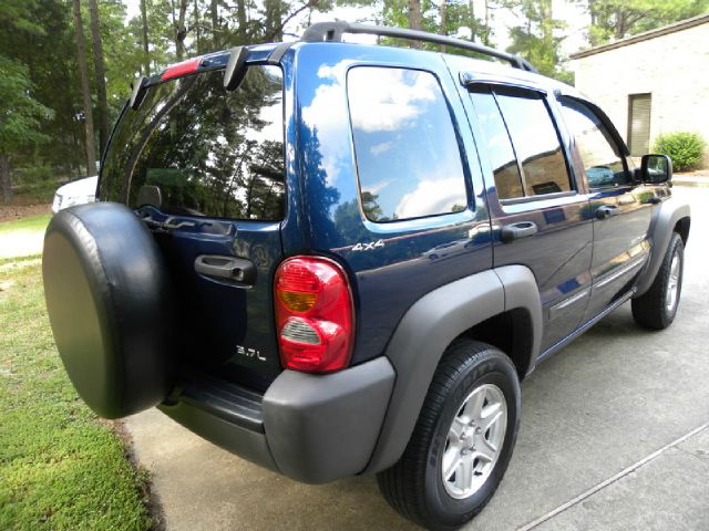 Jeep Liberty 2002 photo 4