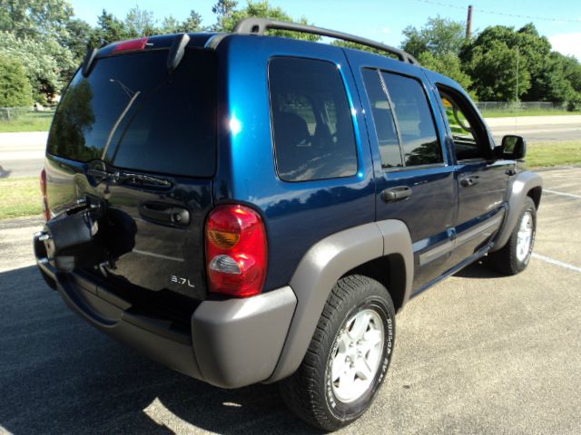 Jeep Liberty 2002 photo 3