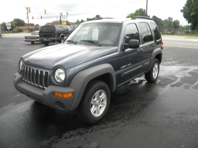 Jeep Liberty 2002 photo 4