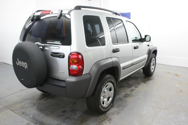 Jeep Liberty 2002 photo 1