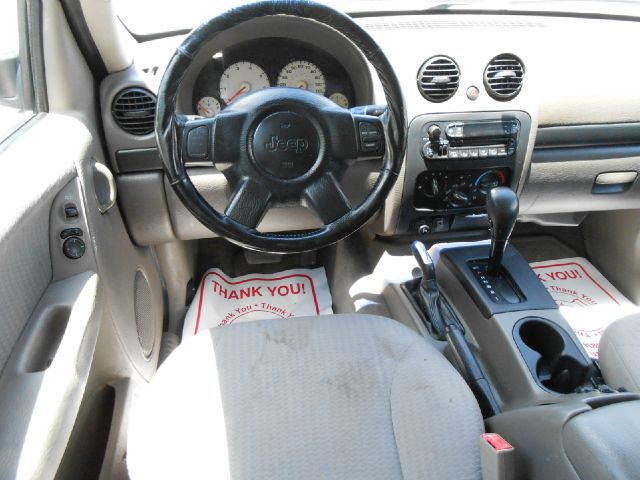 Jeep Liberty 2002 photo 4