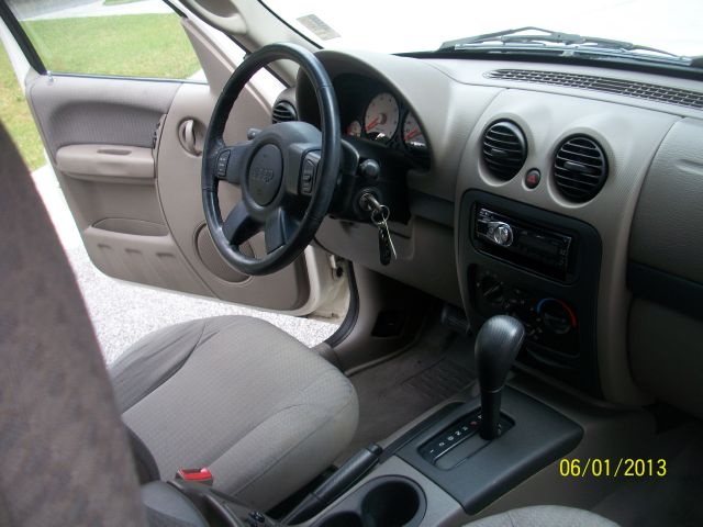 Jeep Liberty 2002 photo 1