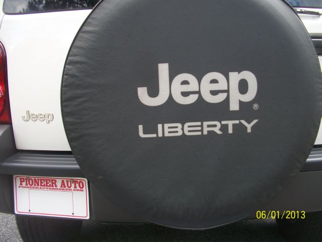 Jeep Liberty 2002 photo 12