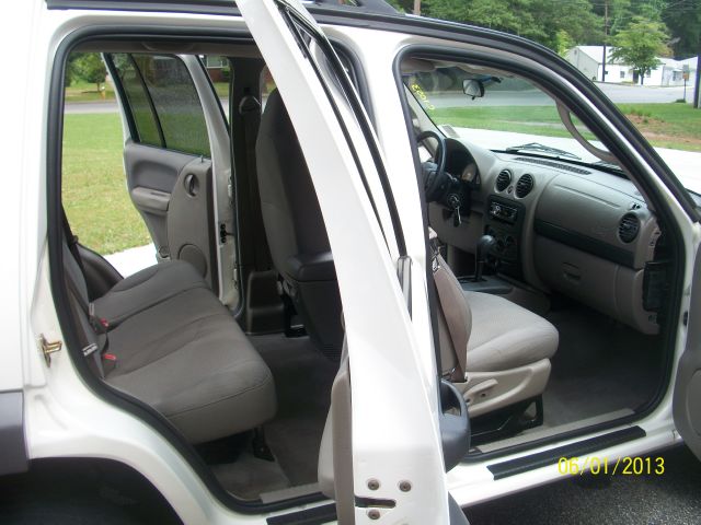 Jeep Liberty 2002 photo 13