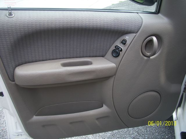 Jeep Liberty 2002 photo 36