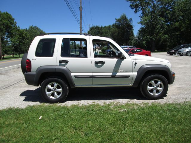 Jeep Liberty 2002 photo 2