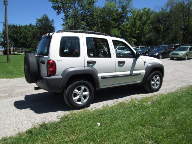 Jeep Liberty 2002 photo 4