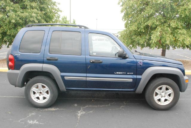 Jeep Liberty 2002 photo 2