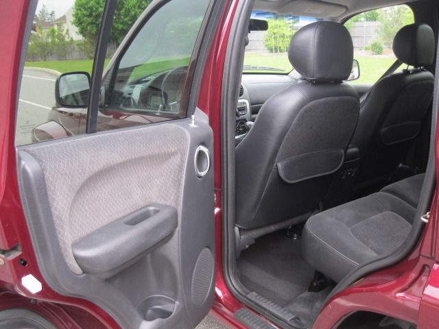 Jeep Liberty 2002 photo 1