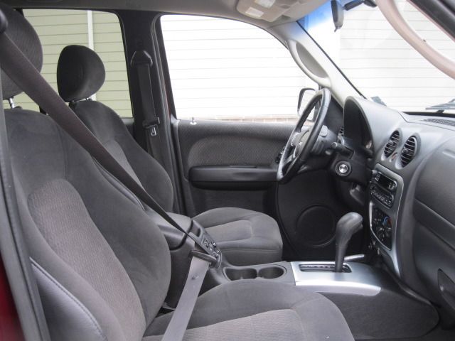 Jeep Liberty 2002 photo 4